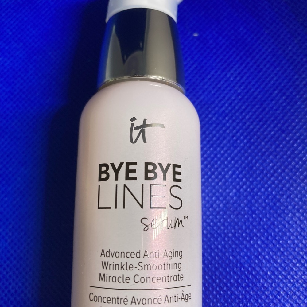 IT Cosmetics Bye Bye Lines Serum - New in Box
